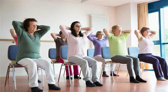 Free senior yoga: a dual choice of health and happiness